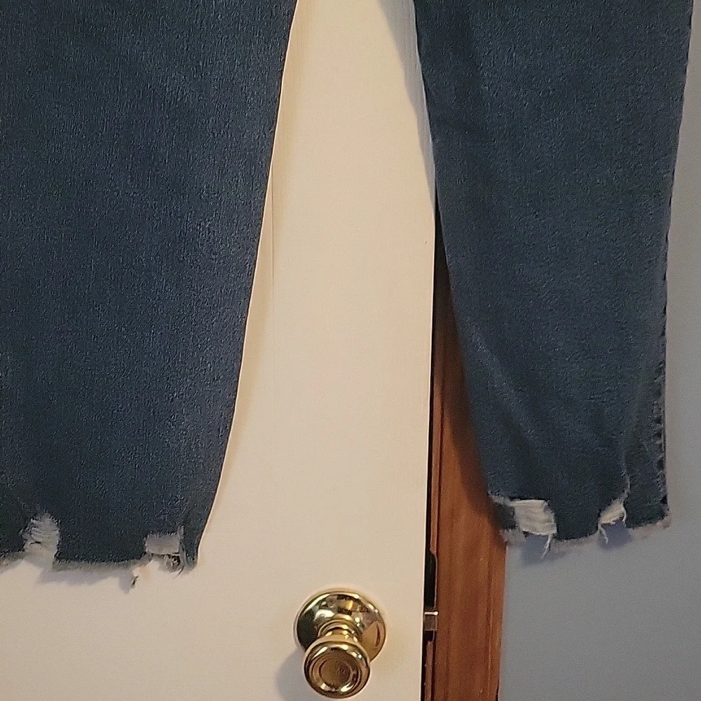 🆕️ Time & Tru Women's Distressed High-Rise Ankle Jeans Medium Blue Size 2 (#1) - Picture 6 of 7